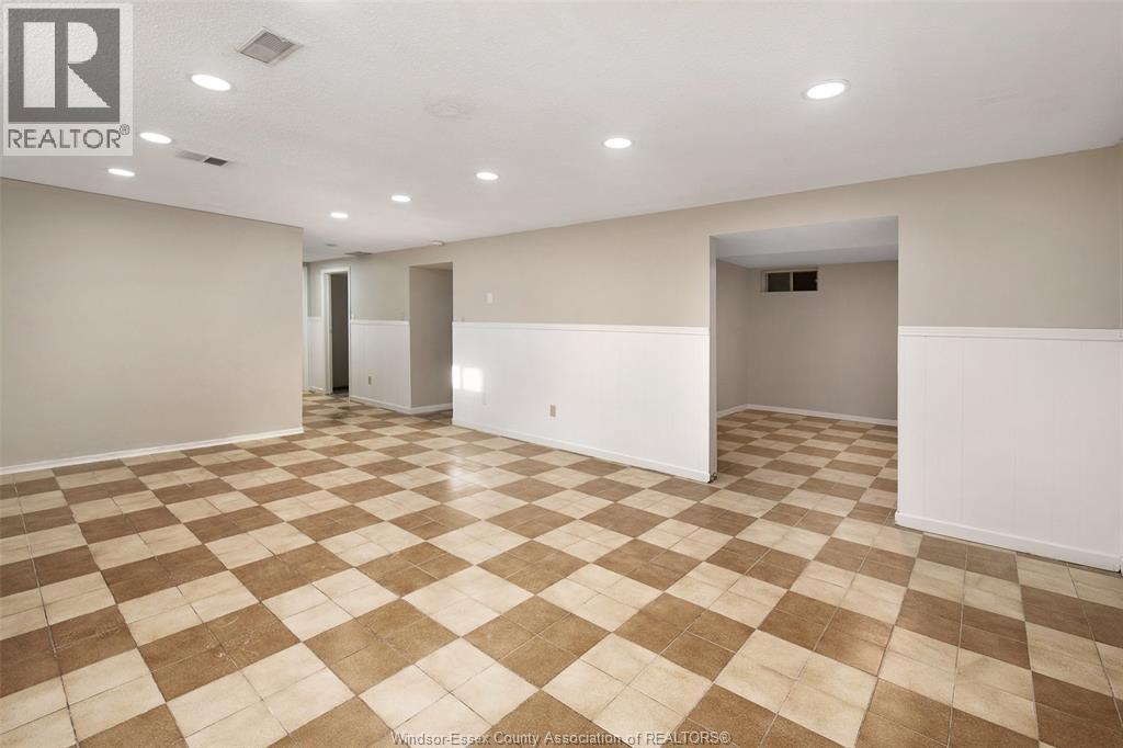 10820 Mulberry Drive Unit# Lower, Windsor, Ontario  N8R 1H8 - Photo 18 - 26021520