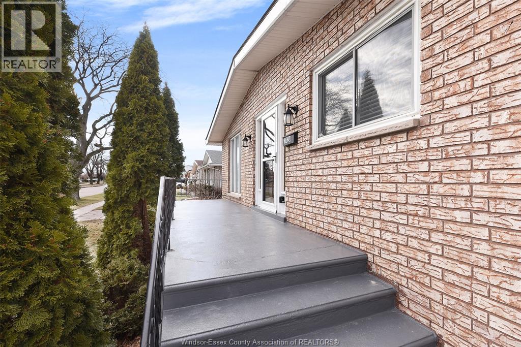 10820 Mulberry Drive Unit# Lower, Windsor, Ontario  N8R 1H8 - Photo 2 - 26021520