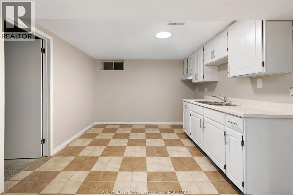 10820 Mulberry Drive Unit# Lower, Windsor, Ontario  N8R 1H8 - Photo 20 - 26021520