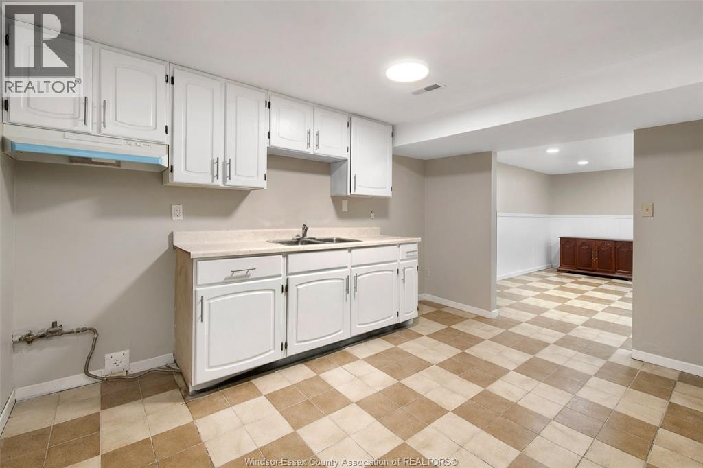 10820 Mulberry Drive Unit# Lower, Windsor, Ontario  N8R 1H8 - Photo 21 - 26021520