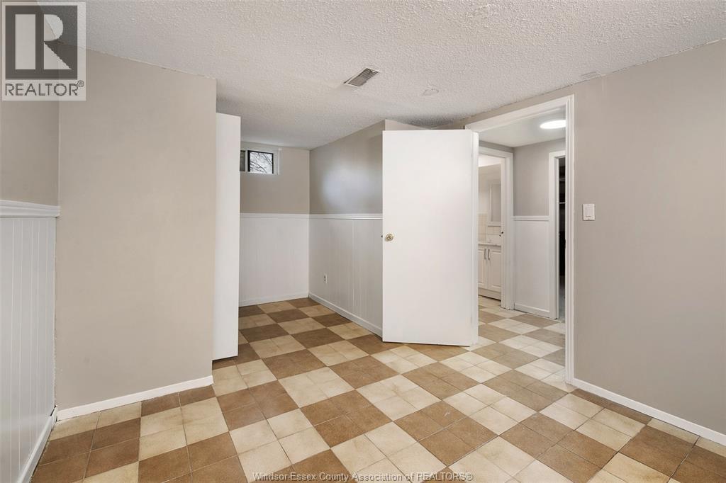 10820 Mulberry Drive Unit# Lower, Windsor, Ontario  N8R 1H8 - Photo 25 - 26021520