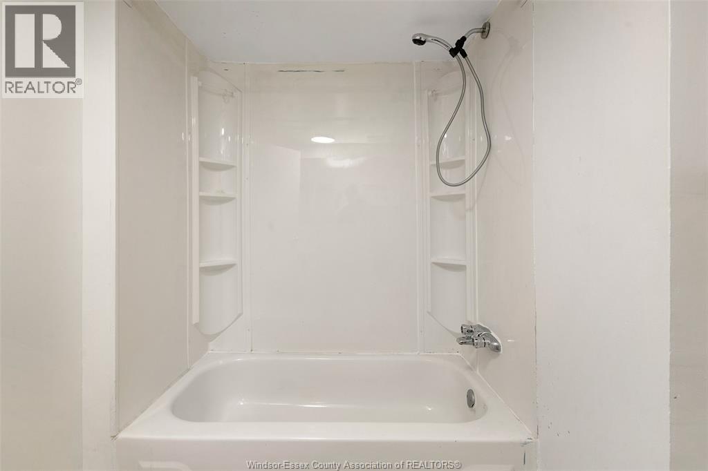 10820 Mulberry Drive Unit# Lower, Windsor, Ontario  N8R 1H8 - Photo 27 - 26021520