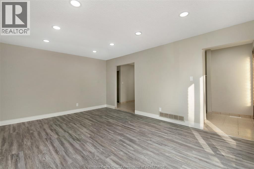 10820 Mulberry Drive Unit# Lower, Windsor, Ontario  N8R 1H8 - Photo 5 - 26021520
