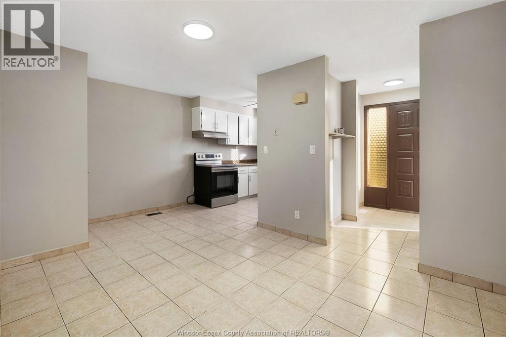 10820 Mulberry Drive Unit# Lower, Windsor, Ontario  N8R 1H8 - Photo 6 - 26021520