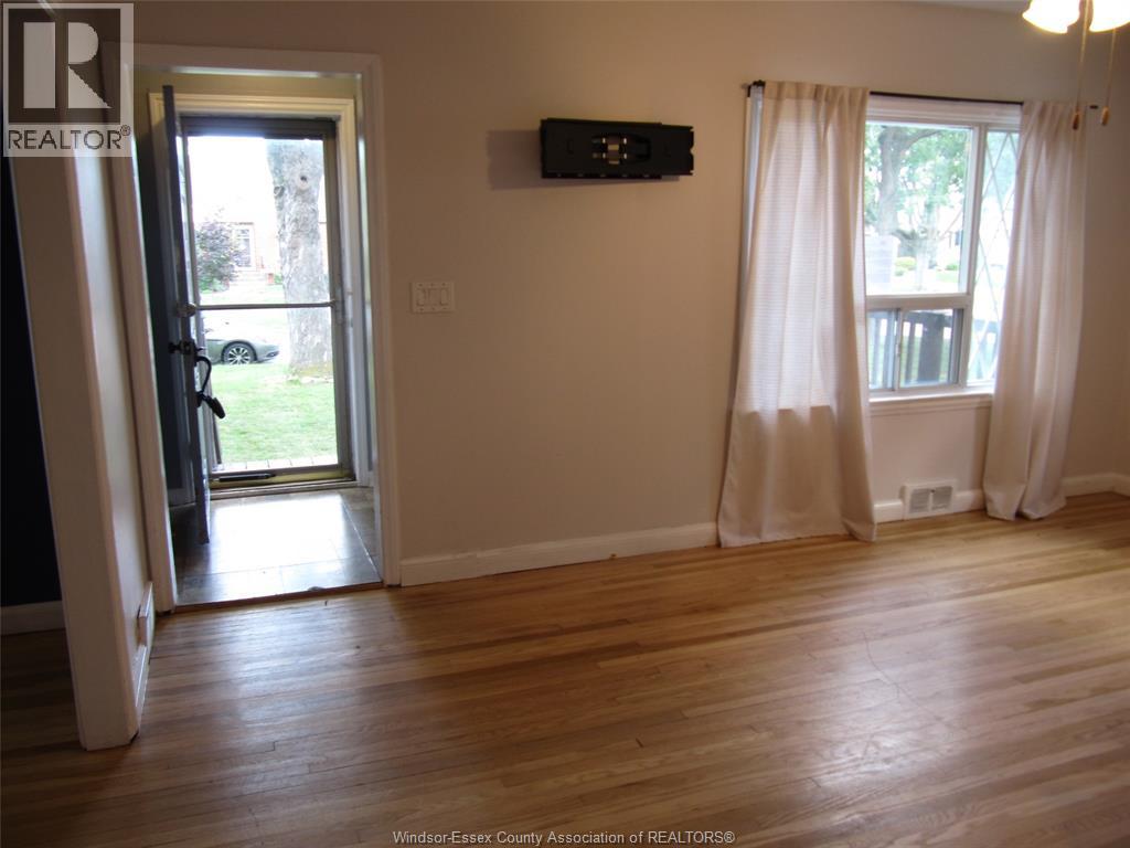909 St. Marys, Windsor, Ontario  N8S 2V1 - Photo 2 - 26020308