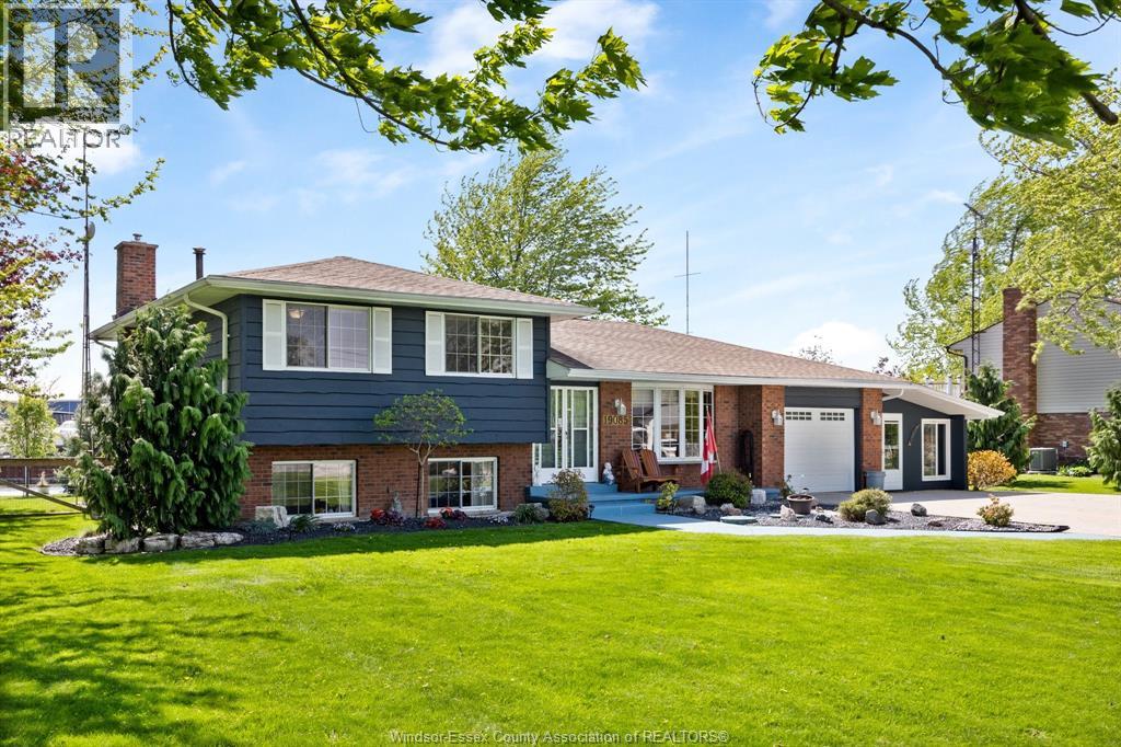 19085 BLUE WATER AVENUE, Lakeshore, Ontario