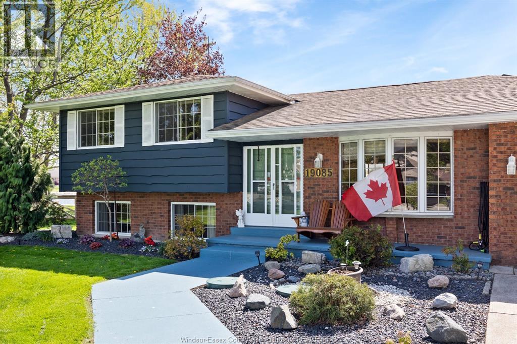 19085 Blue Water Avenue, Lakeshore, Ontario  N0P 2L0 - Photo 3 - 26021536