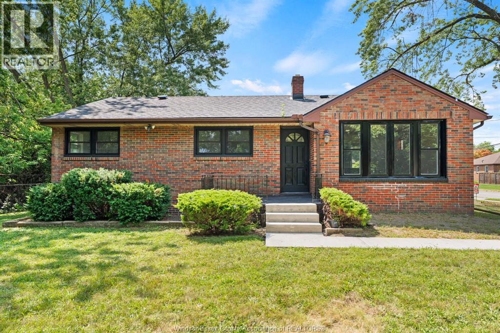 1905 Norfolk Street, Windsor, Ontario  N9E 1H6 - Photo 1 - 26021556