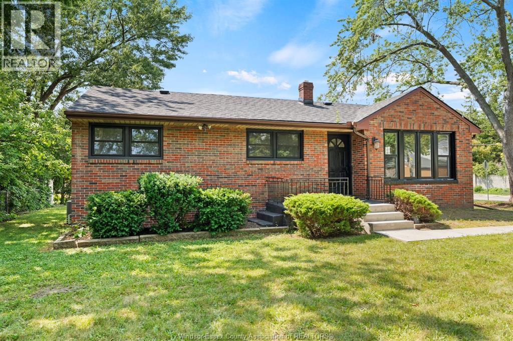 1905 Norfolk Street, Windsor, Ontario  N9E 1H6 - Photo 2 - 26021556