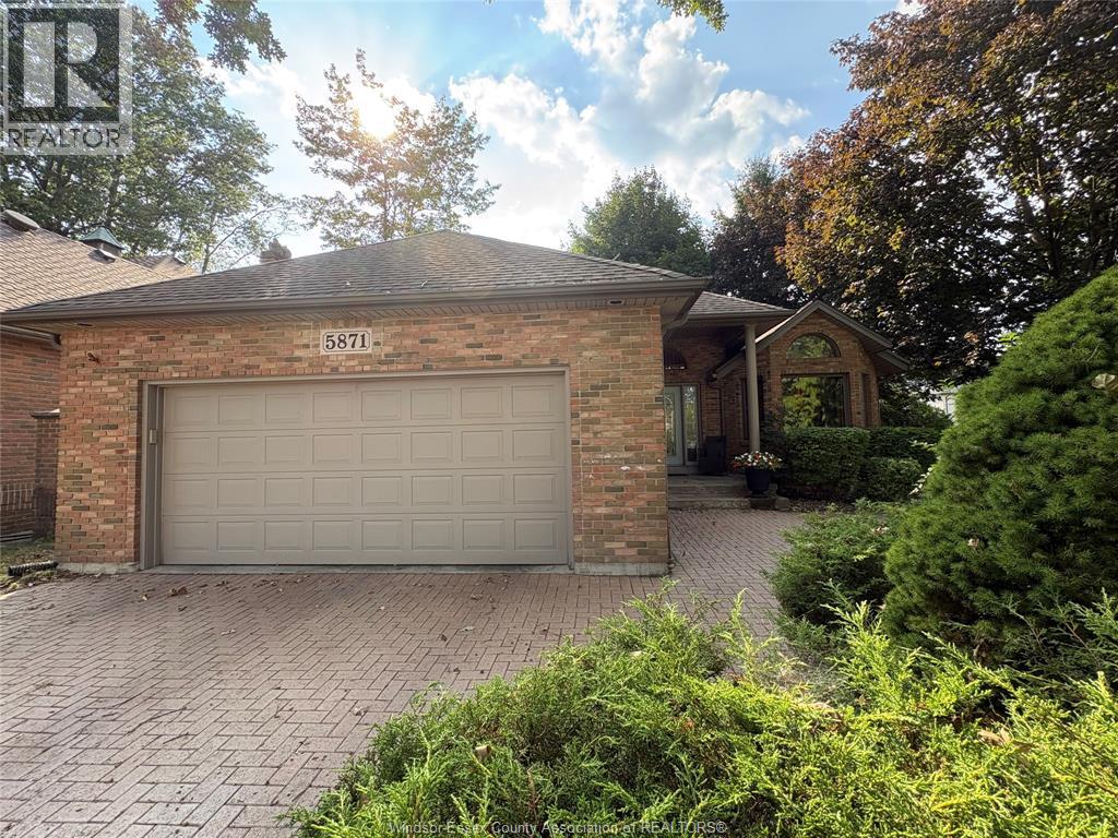 5871 BAGLEY AVENUE, LaSalle, Ontario