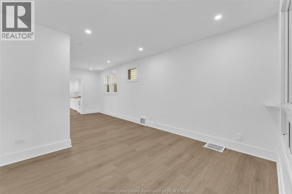 3622 Queen, Windsor, Ontario  N9C 1N9 - Photo 2 - 26021267