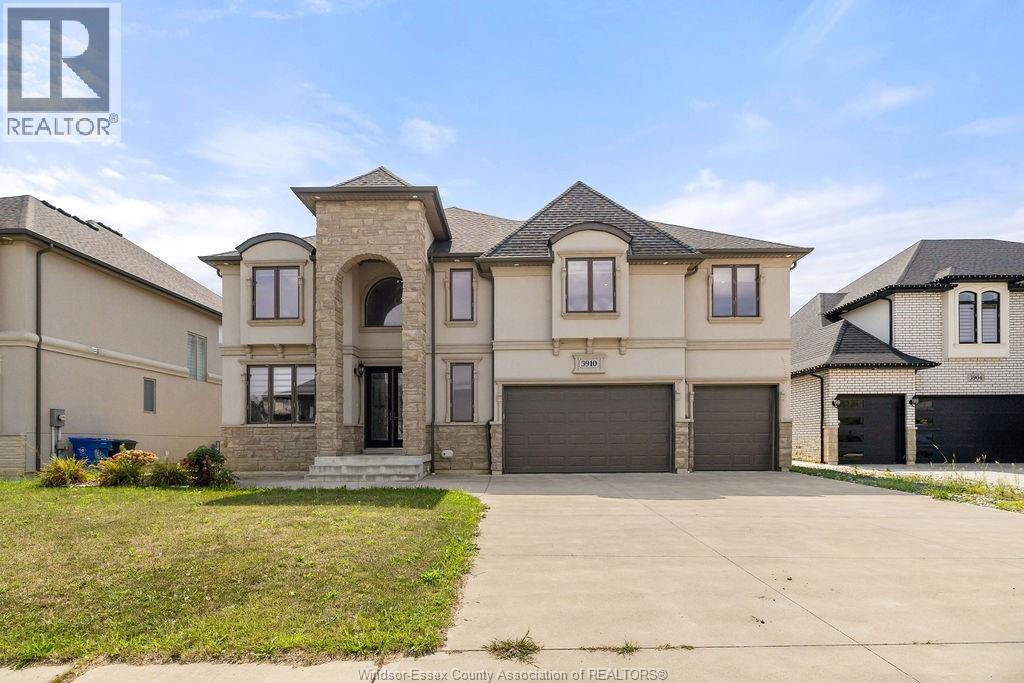 3910 LASALLE WOODS BOULEVARD, LaSalle, Ontario