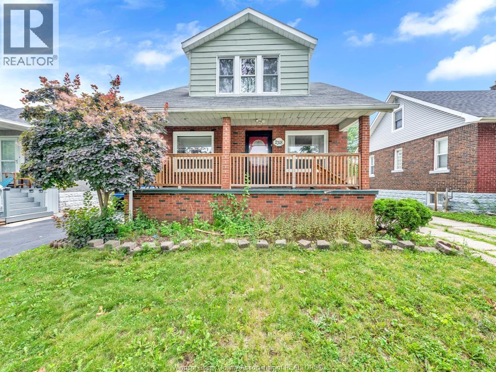 2318 Chandler, Windsor, Ontario  N8W 4A6 - Photo 1 - 26021593
