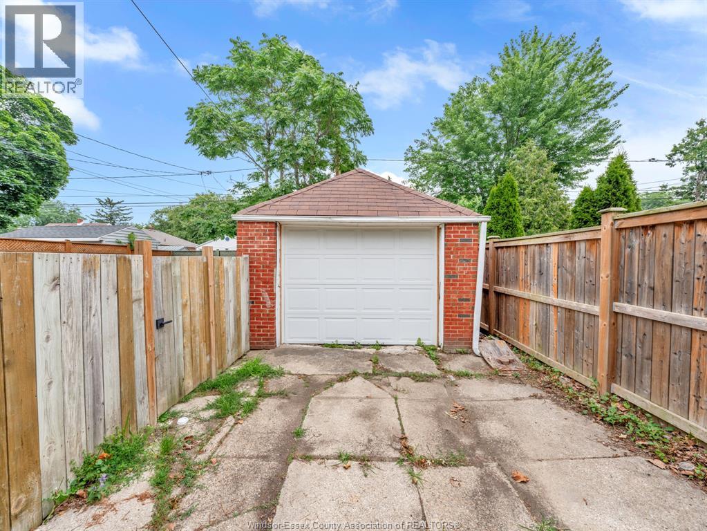 2318 Chandler, Windsor, Ontario  N8W 4A6 - Photo 39 - 26021593