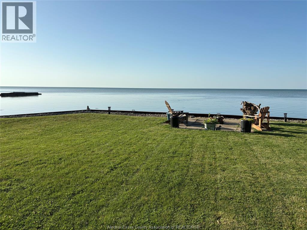 7654 St. Clair, Lakeshore, Ontario  N0R 1N0 - Photo 2 - 26021624