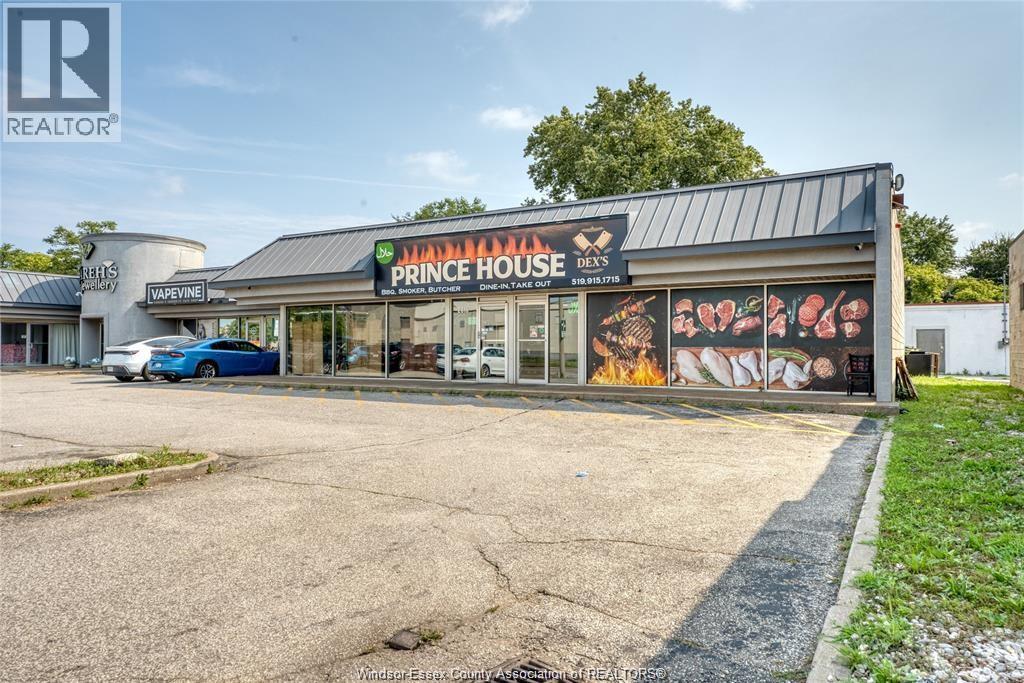 2814 HOWARD AVENUE, Windsor, Ontario