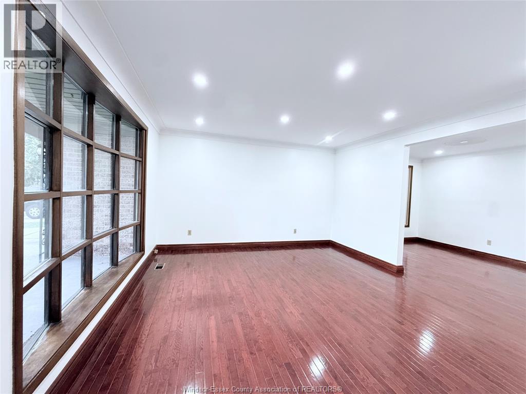 9495 Beachdale Unit# Upper, Windsor, Ontario  N8R 1S4 - Photo 2 - 26021433