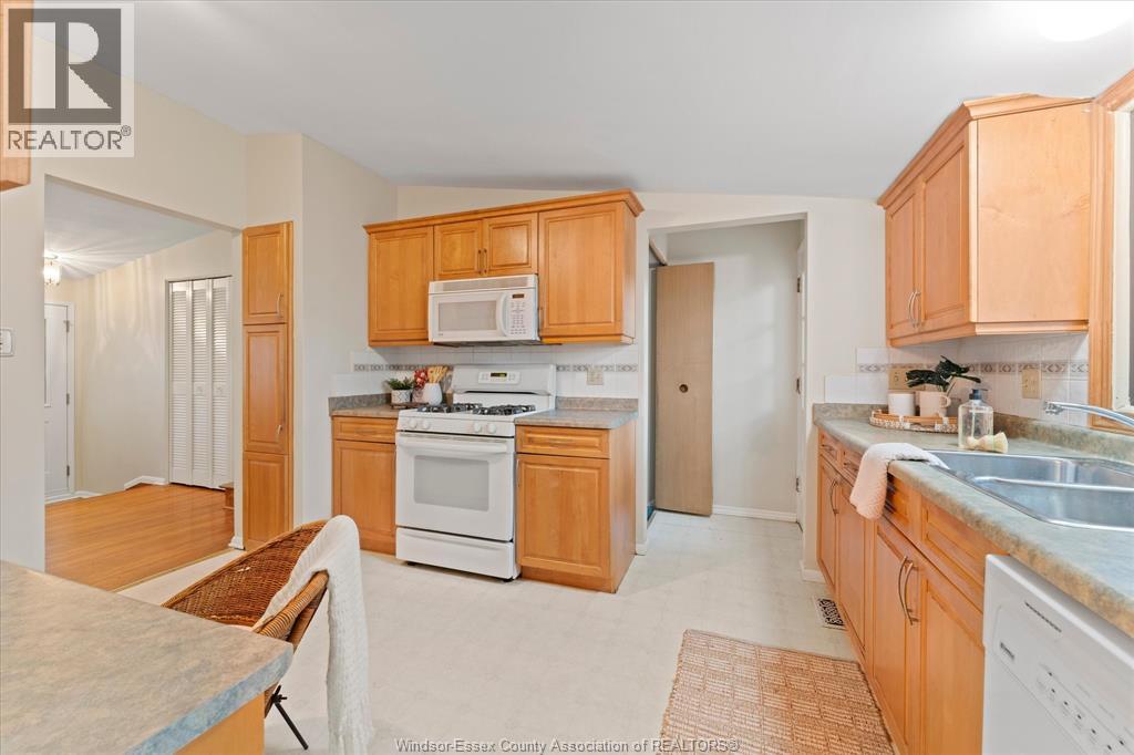 4339 Ashfield Crescent, Windsor, Ontario  N9G 2G8 - Photo 9 - 26021675