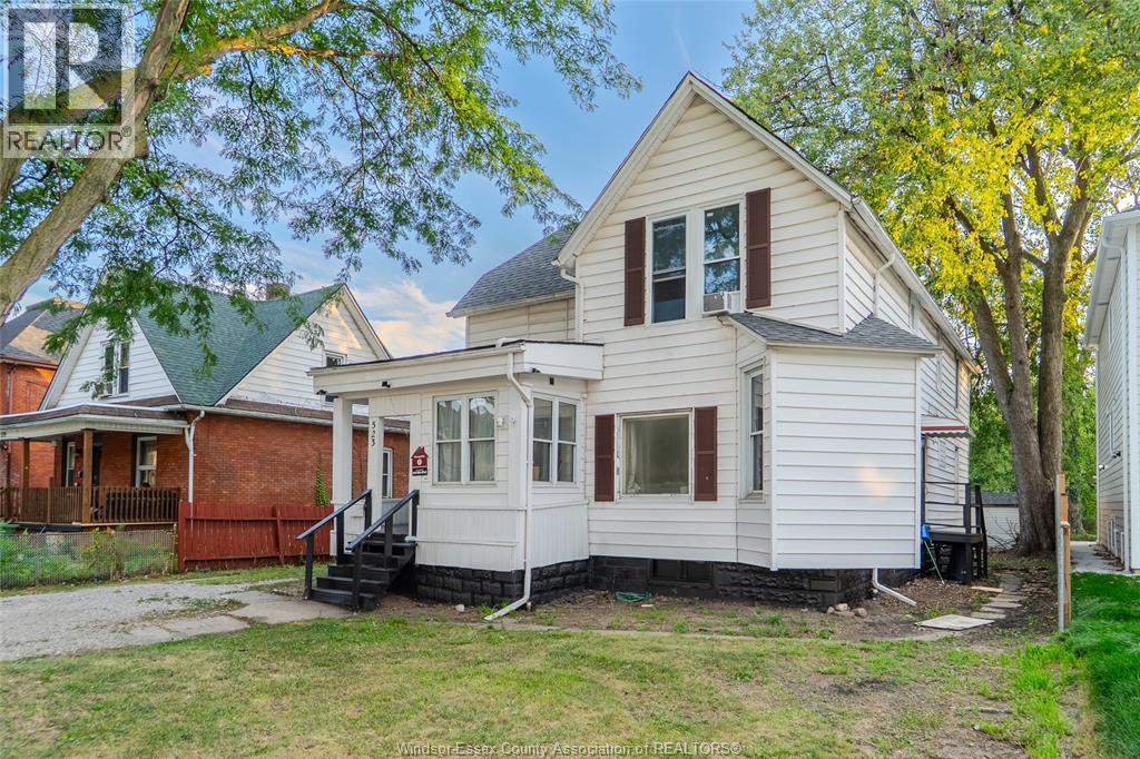 523 Caron AVENUE, Windsor, Ontario