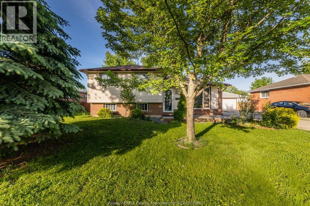 3018 Grandview Street, Windsor, Ontario  N8T 2L9 - Photo 2 - 26021669