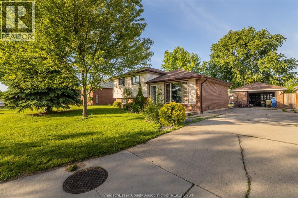 3018 Grandview Street, Windsor, Ontario  N8T 2L9 - Photo 4 - 26021669