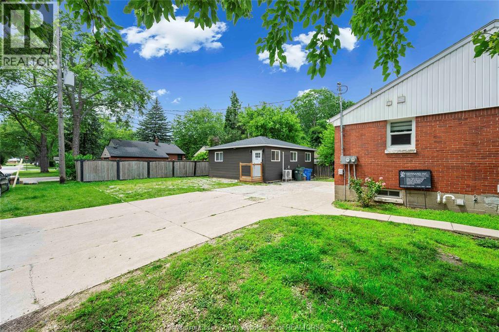 3495 Longfellow Avenue, Windsor, Ontario  N9E 2L8 - Photo 11 - 26021688