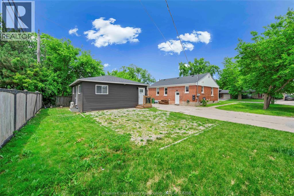3495 Longfellow Avenue, Windsor, Ontario  N9E 2L8 - Photo 12 - 26021688