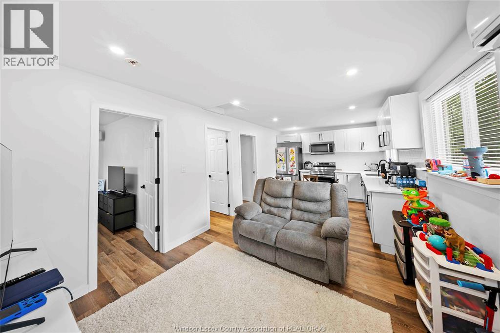 3495 Longfellow Avenue, Windsor, Ontario  N9E 2L8 - Photo 14 - 26021688