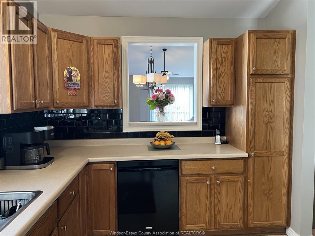 9 Erie Glen Crescent, Leamington, Ontario  N8H 5K2 - Photo 8 - 26021708