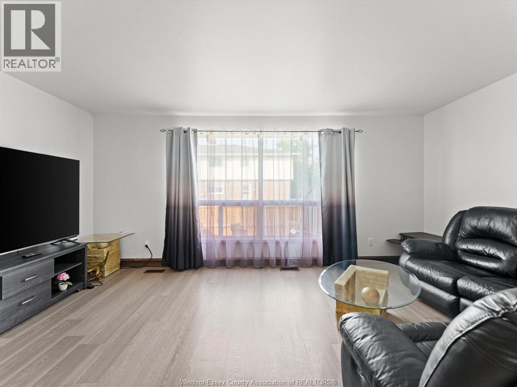 22 Taylor Avenue, Chatham, Ontario  N7L 2T5 - Photo 6 - 26021658