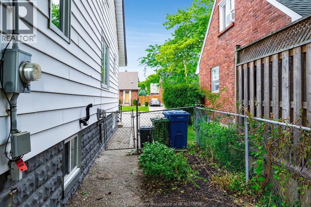 870 St. Louis, Windsor, Ontario  N8S 2K5 - Photo 37 - 26021547