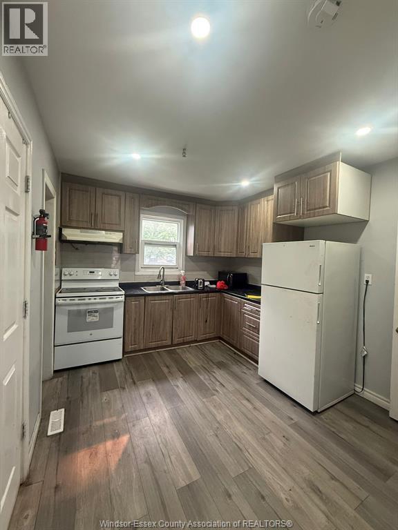 688 Campbell, Windsor, Ontario  N9B 2H7 - Photo 2 - 26021775