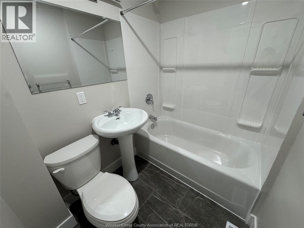 1462 Labadie, Windsor, Ontario  N8Y 4H1 - Photo 25 - 26021728