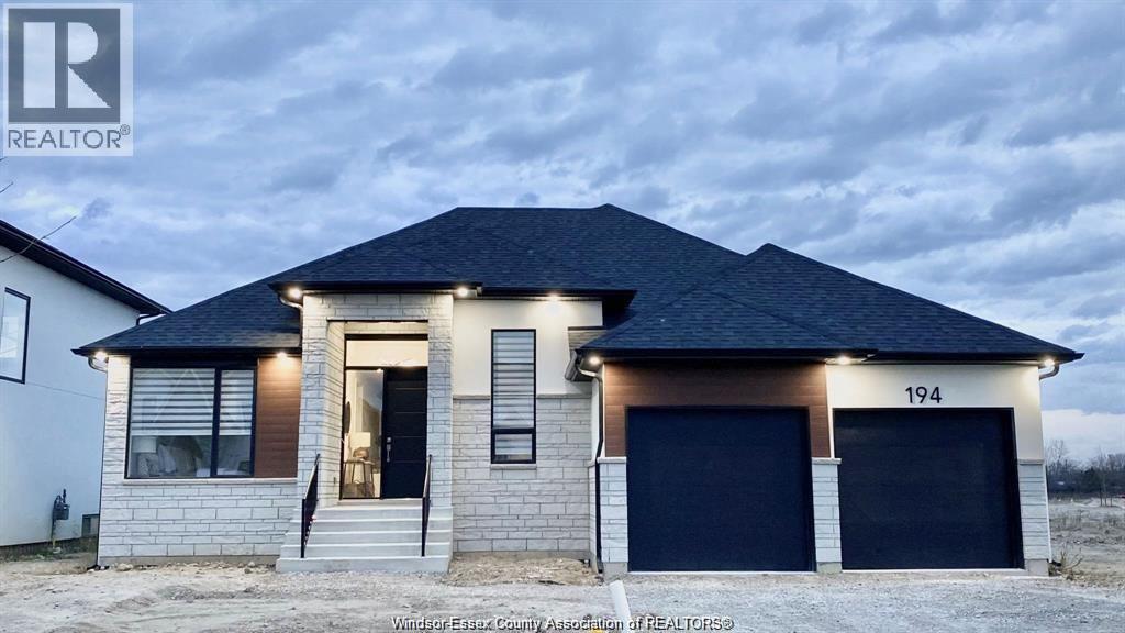 188 Whelan, Amherstburg, Ontario  N9V 0G9 - Photo 1 - 26021833