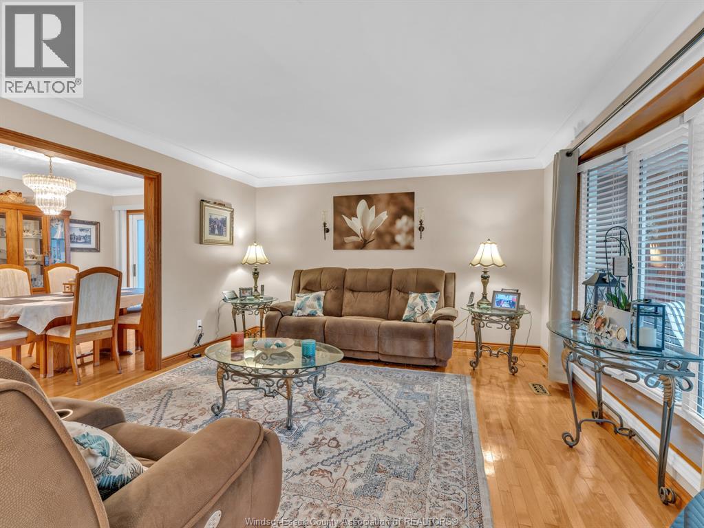 9975 Holly Crescent, Windsor, Ontario  N8R 1Y6 - Photo 11 - 26021735