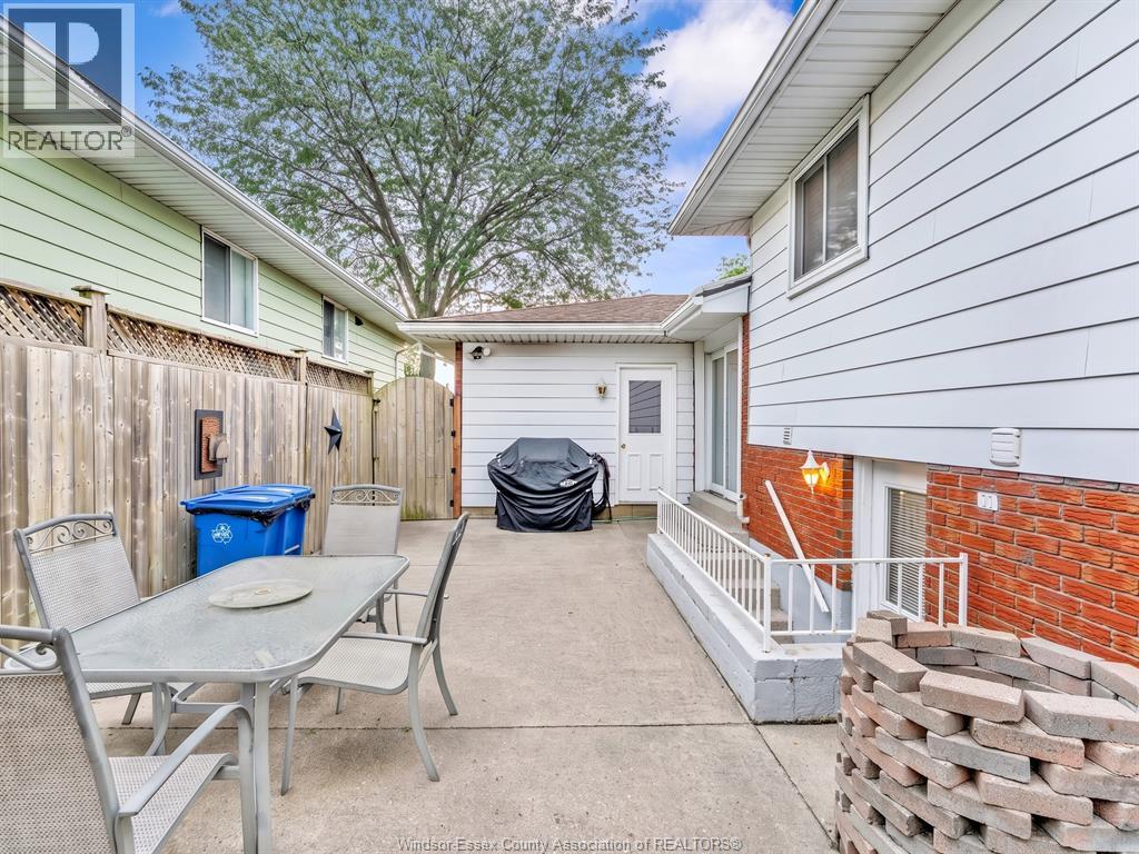 9975 Holly Crescent, Windsor, Ontario  N8R 1Y6 - Photo 34 - 26021735