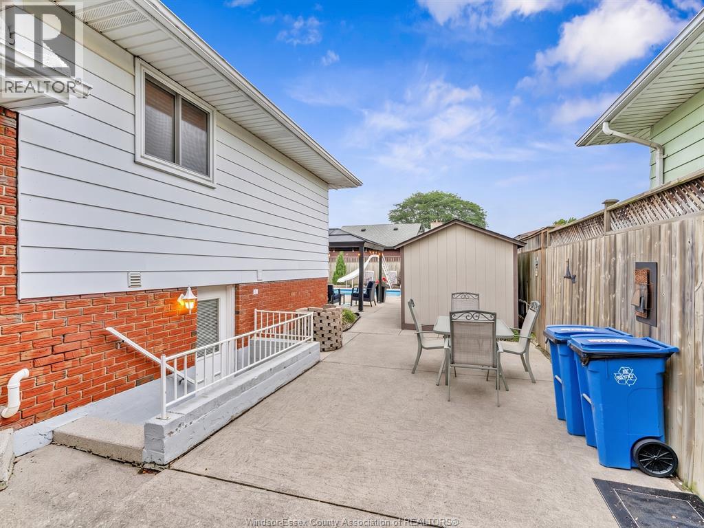 9975 Holly Crescent, Windsor, Ontario  N8R 1Y6 - Photo 36 - 26021735