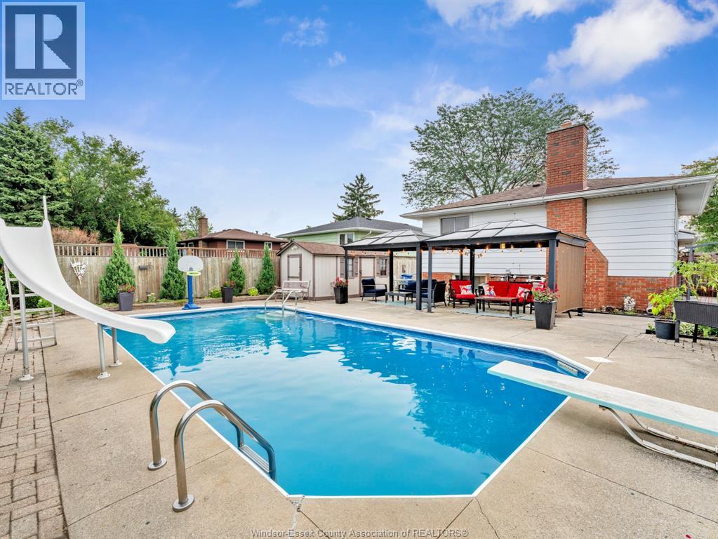 9975 Holly Crescent, Windsor, Ontario  N8R 1Y6 - Photo 38 - 26021735