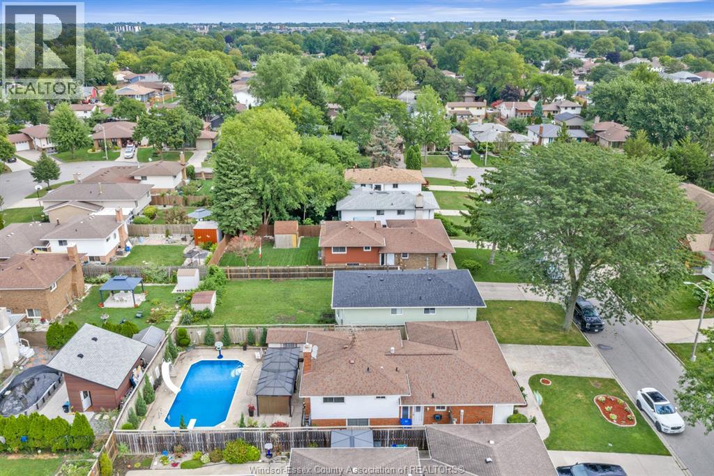9975 Holly Crescent, Windsor, Ontario  N8R 1Y6 - Photo 45 - 26021735