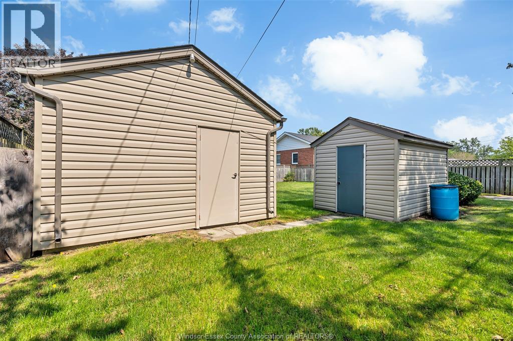170 Superior Street, Lasalle, Ontario  N9J 1H3 - Photo 25 - 26021842