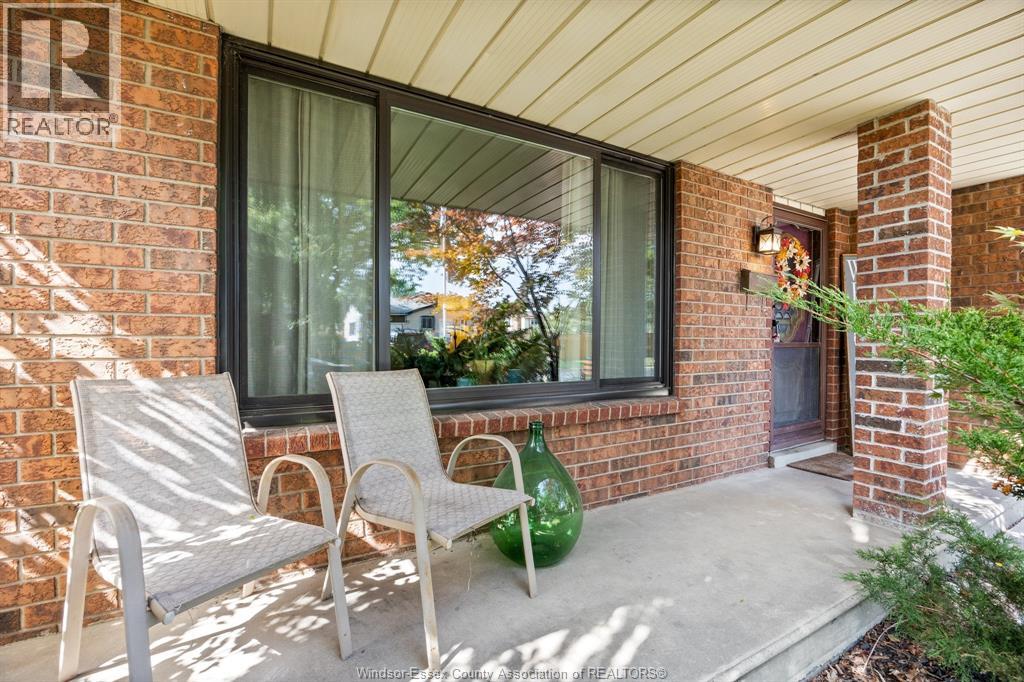 2841 Garvey Crescent, Windsor, Ontario  N8W 4W7 - Photo 3 - 26021871