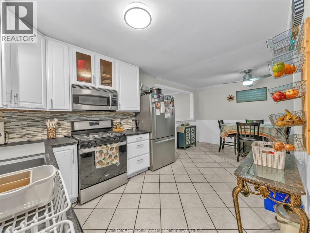 3149 Elmwood Crescent, Windsor, Ontario  N8R 1X5 - Photo 8 - 26021921