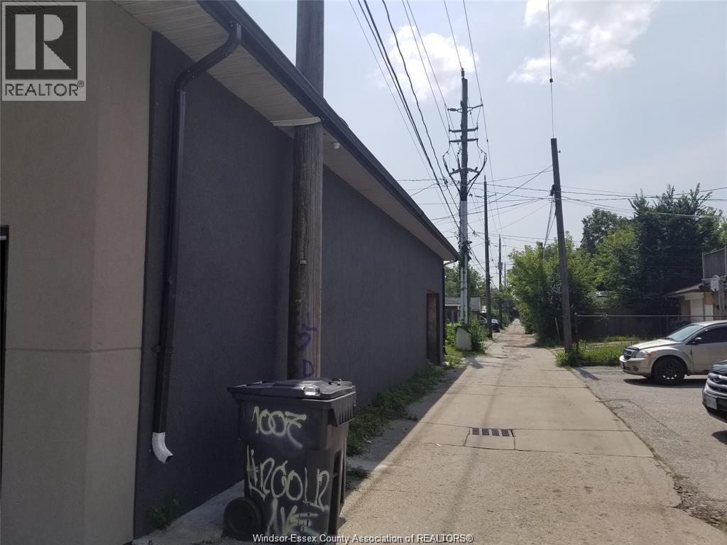 1573 Erie Street East, Windsor, Ontario  N9A 4A3 - Photo 9 - 26021900