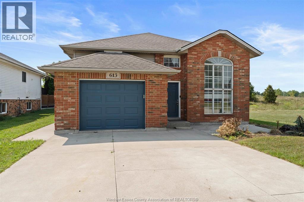 613 Havens Drive, Windsor, Ontario  N9C 2S5 - Photo 1 - 26021924