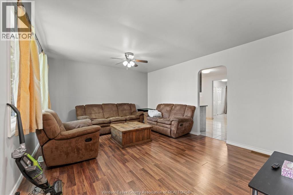 3555 County Rd 42, Windsor, Ontario  N9A 6J3 - Photo 4 - 26021649