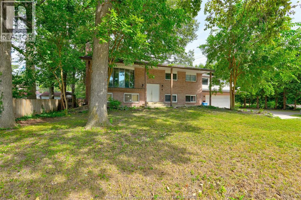 725 Maple Avenue, Lasalle, Ontario  N9J 2P5 - Photo 2 - 26021968