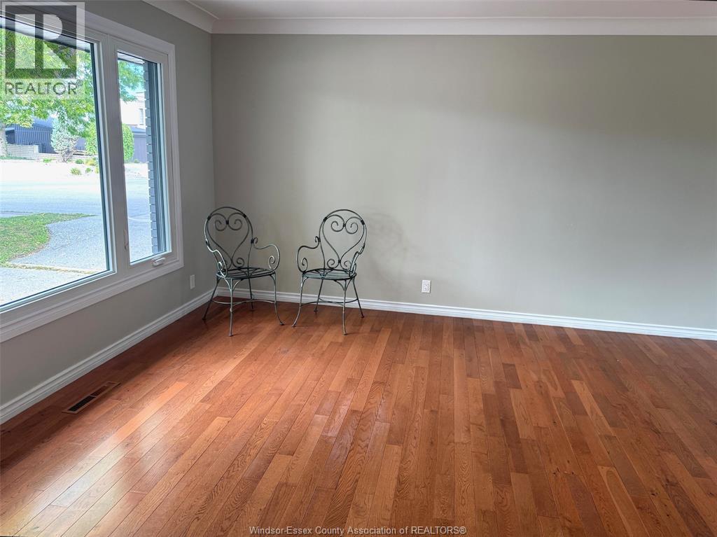 8177 Riverside Drive East, Windsor, Ontario  N8S 1E5 - Photo 3 - 26021956