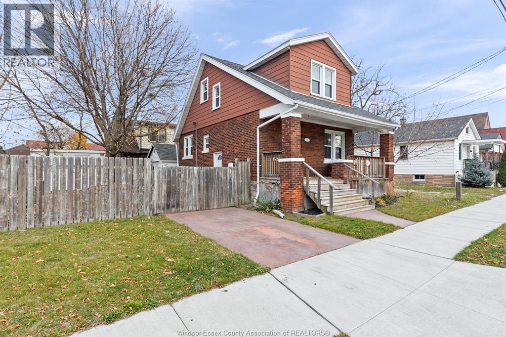 936 ARTHUR, Windsor, Ontario