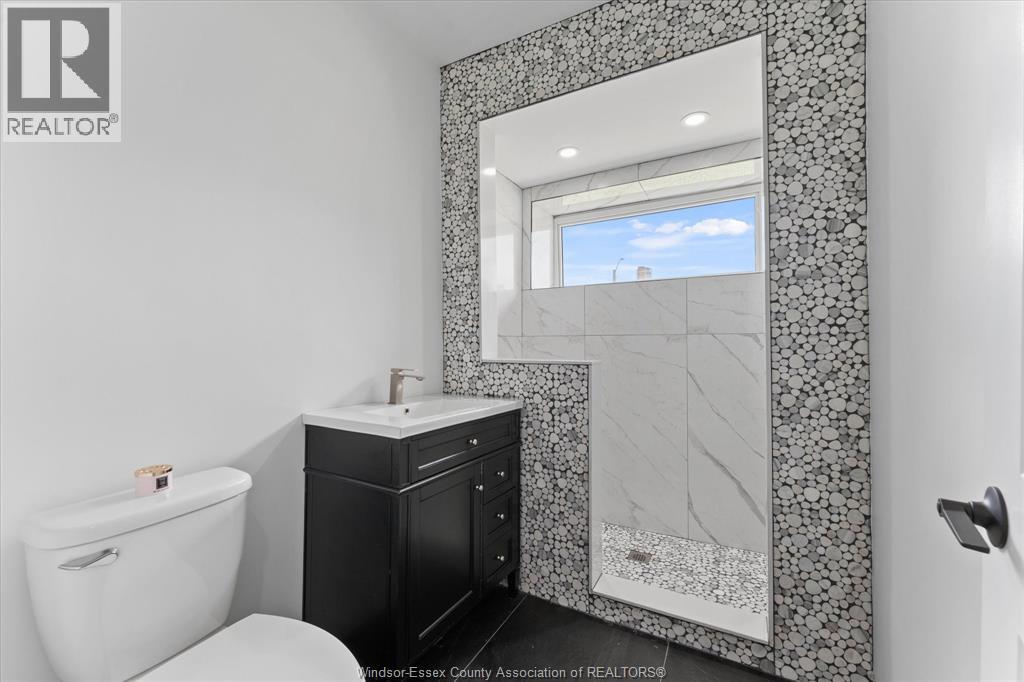 229 Aylmer, Windsor, Ontario  N9A 1T1 - Photo 15 - 26021934