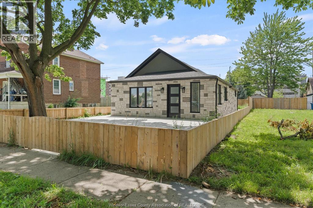 229 Aylmer, Windsor, Ontario  N9A 1T1 - Photo 17 - 26021934